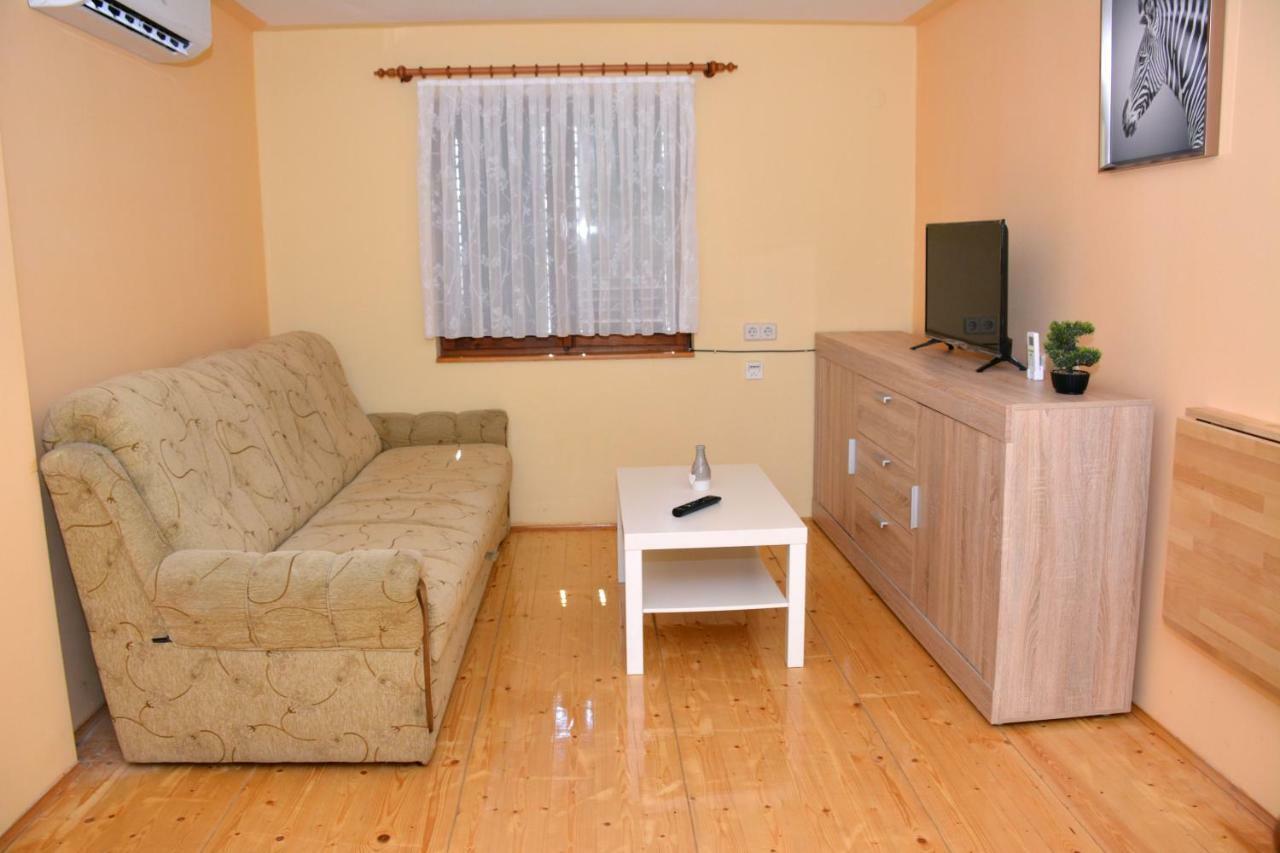 Apartman Viktorija Крапинске-Топлице Экстерьер фото
